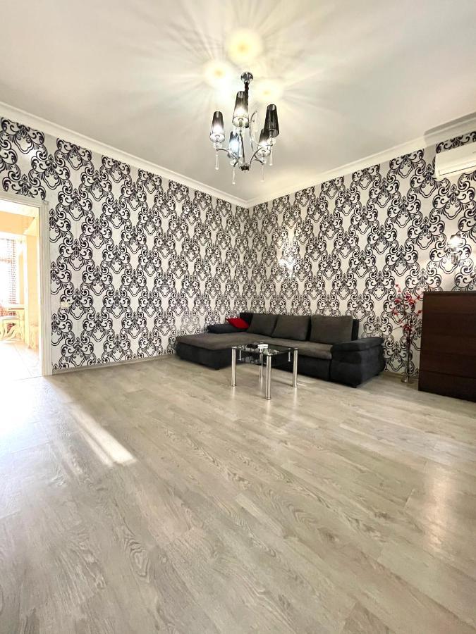 Cozy Apartment On Greek Street 15 Oldenburg Bagian luar foto